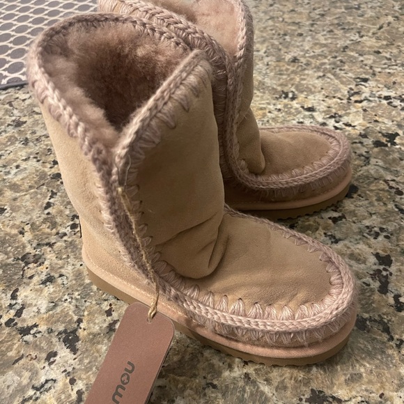 Mou Shearling Tan Boots - Picture 2 of 5